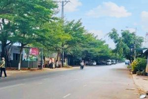 BÁN ĐẤT MẶT TIỀN ĐƯỜNG PHẠM HÙNG- ĐỐI DIỆN TRƯỜNG LÁI VINASME